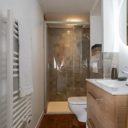 Apartamento Le Grillon 2.0 *